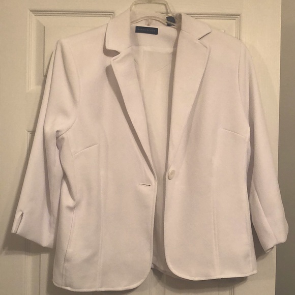 Jackets & Blazers - Karen Scott vintage white suit jacket with muted pattern